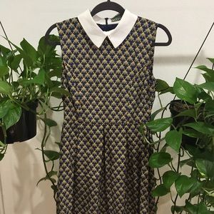 Unique, Peter Pan Collar Vintage Dress